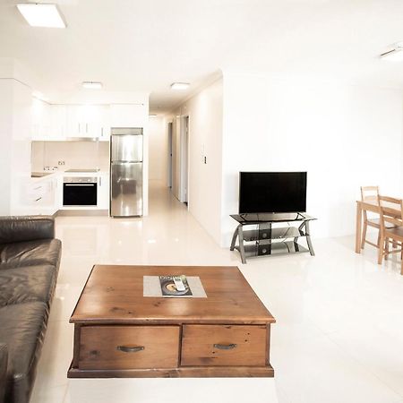 View Pacific Apartments Gold Coast Room photo