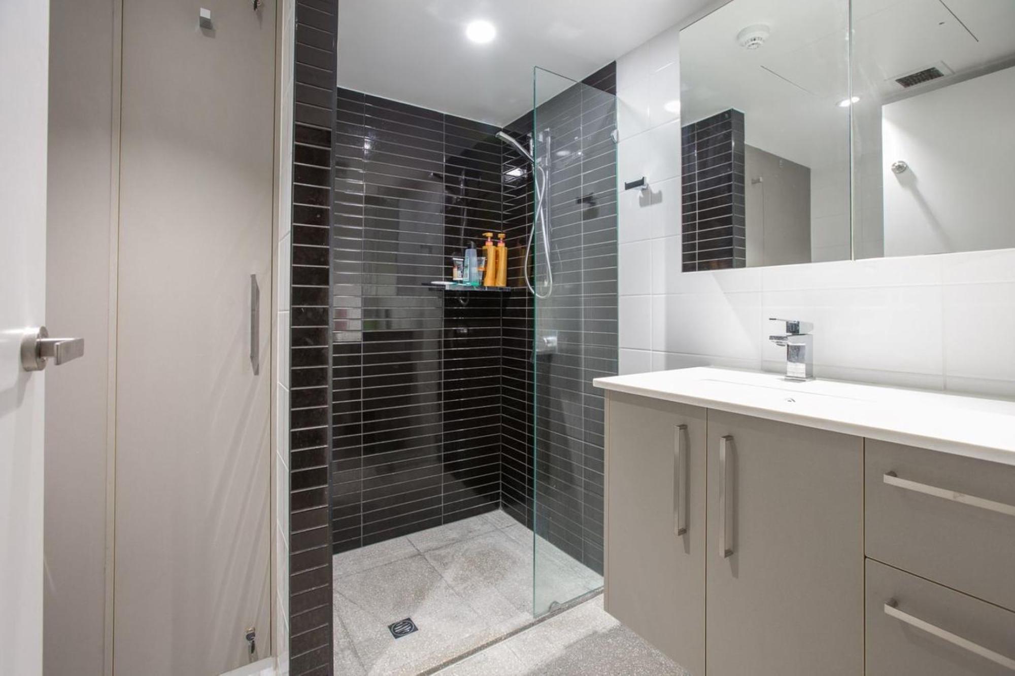 View Pacific Apartments Gold Coast Room photo