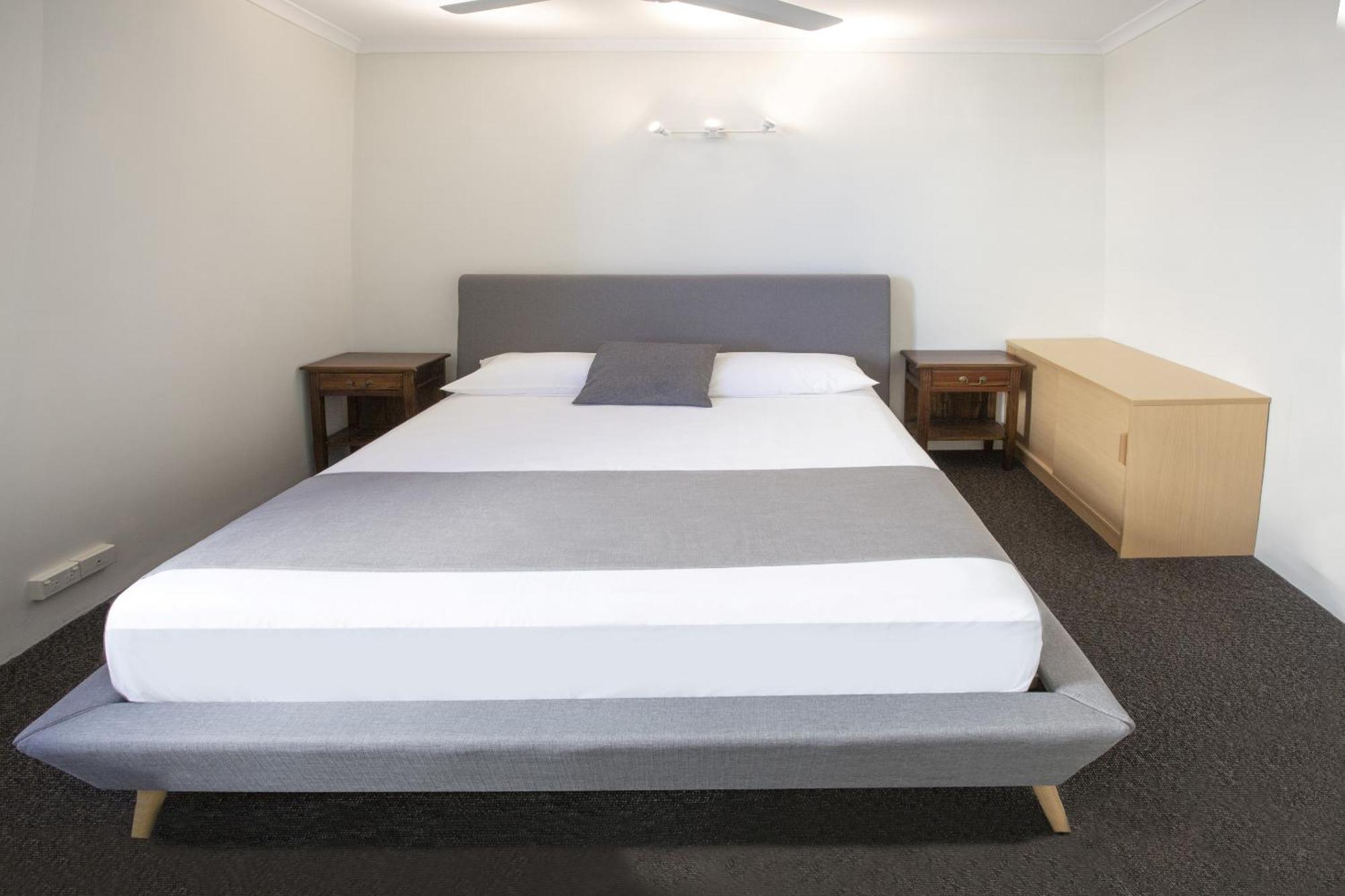 View Pacific Apartments Gold Coast Room photo